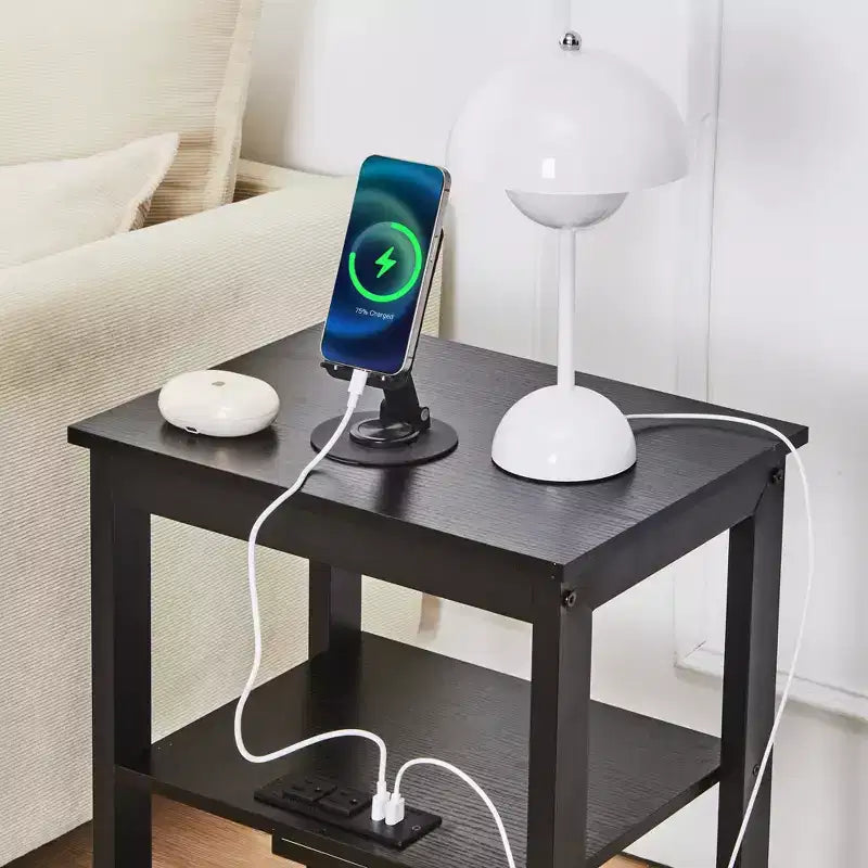Table de chevet moderne avec station de recharge, Table d'appoint avec étagère de rangement pour chambre ou salon, Petits espaces, Noir/Marron/Blanc