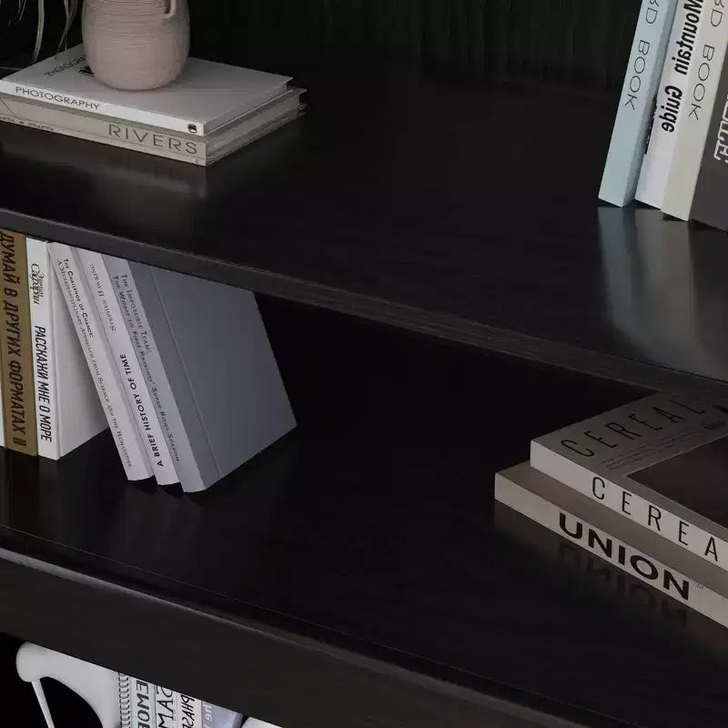 Armoire de rangement décorative de 62 pouces de hauteur en osier noir avec grain de bois et 12 étagères