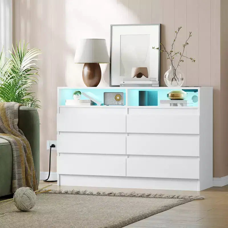 Commode 6 tiroirs, commode LED blanche avec station de charge, fixations murales incluses, bande lumineuse réglable 6 couleurs, convient pour chambre à coucher, salon