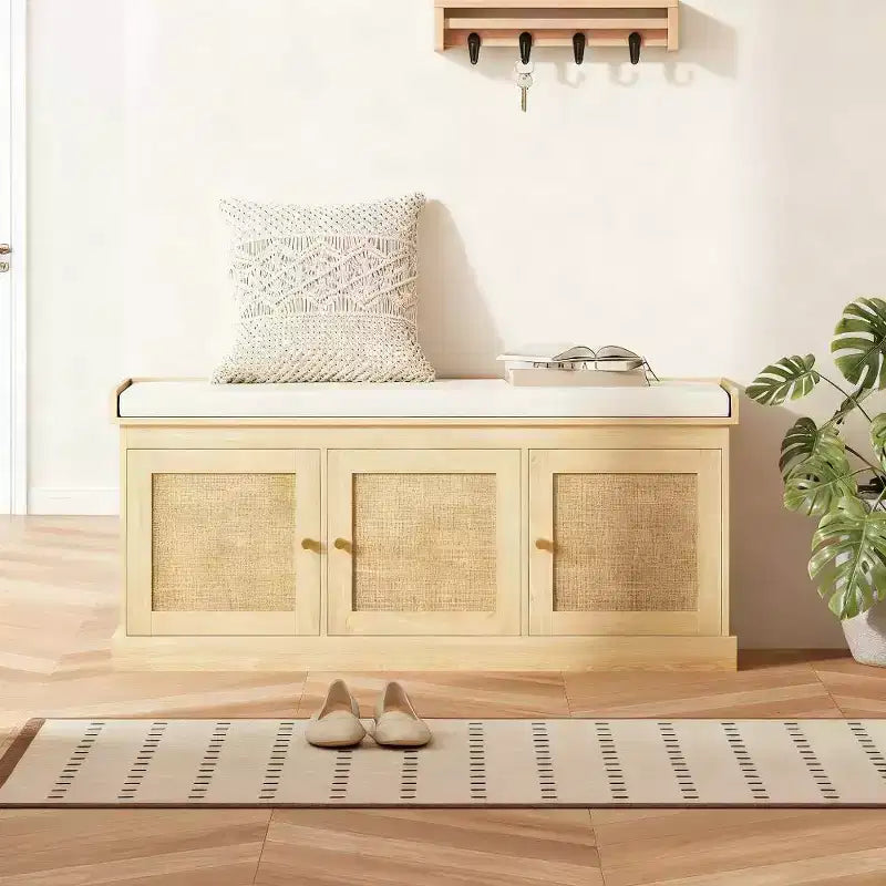 Banc de rangement pour chaussures de style campagnard avec portes en rotin tressé, petit banc d'entrée avec coussin en lin amovible pour petits espaces